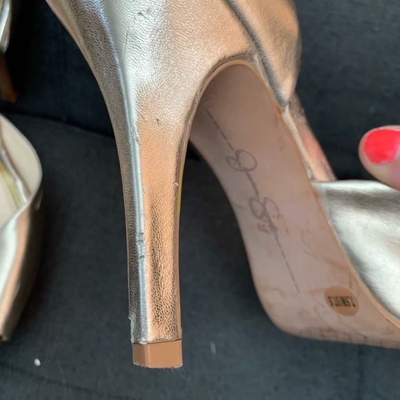 Jessica Simpson gold heels size 7.5 dressy shoes - Picture 7 of 7